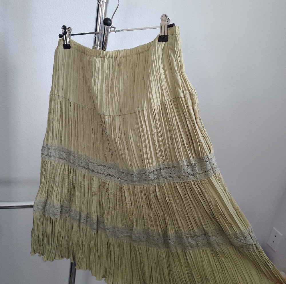 Elegant VTG Pleated Fairy Skirt in Olive Green